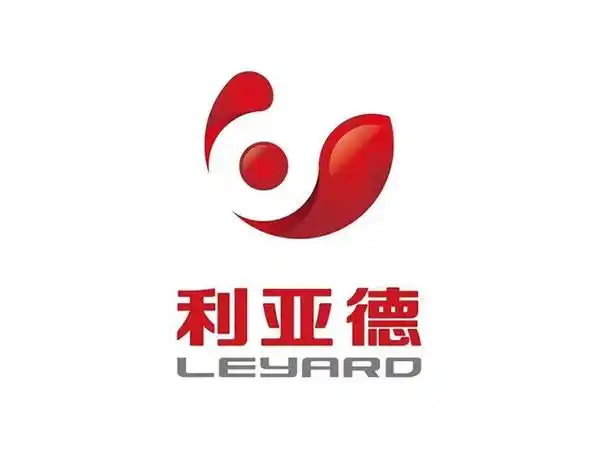 制造业工厂自动化生产线监控界面，实时数据显示，工业物联网系统